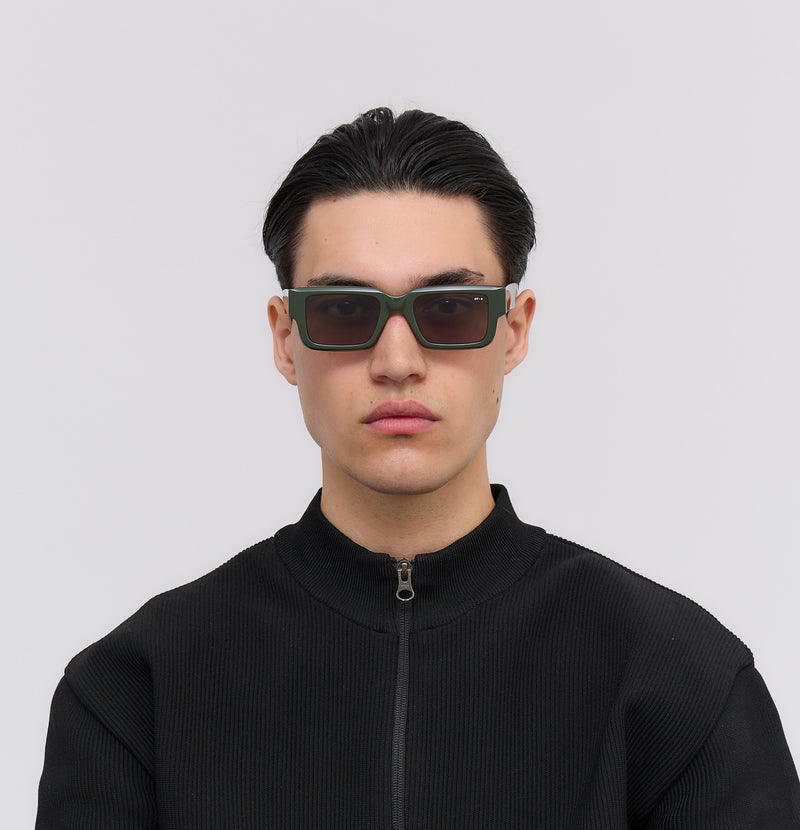 Gravity - Solid military green - James Ay - Model