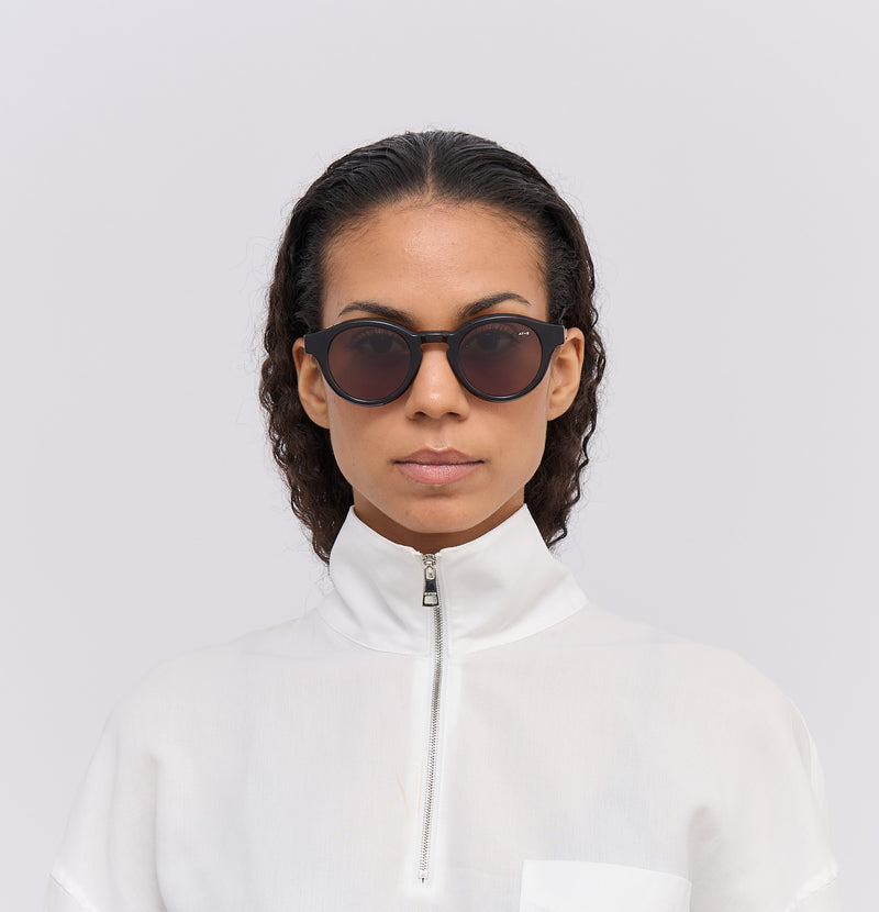 Noble - Transparent brown - James Ay - Model